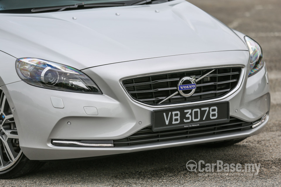 Volvo V40 Mk1 (2013) Exterior