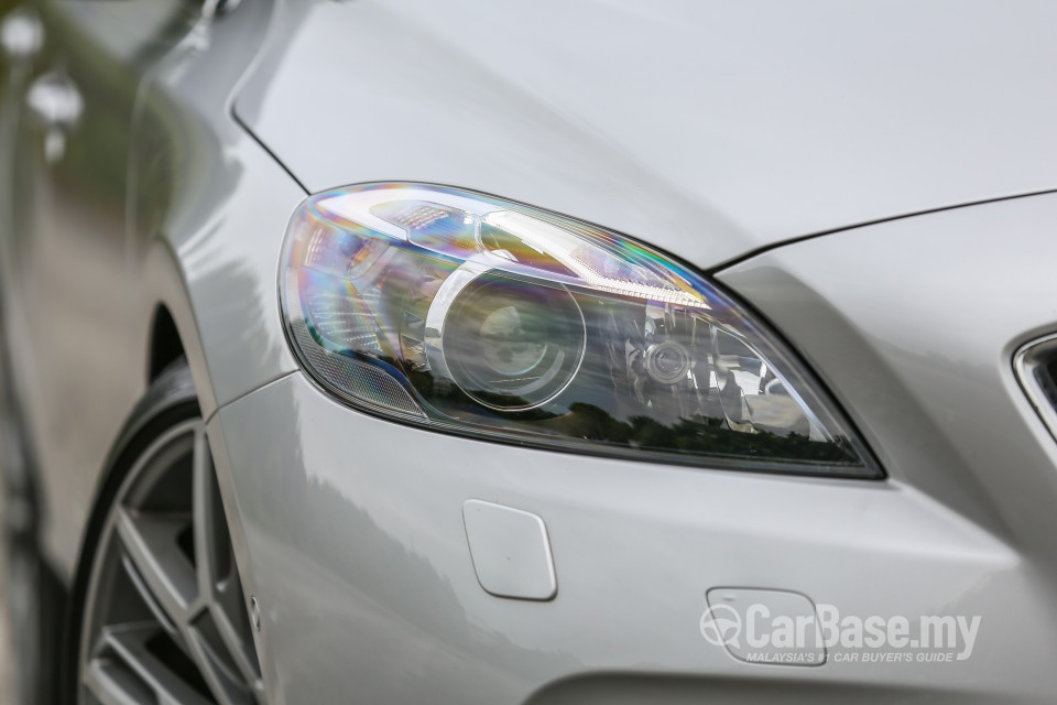 Volvo V40 Mk1 (2013) Exterior