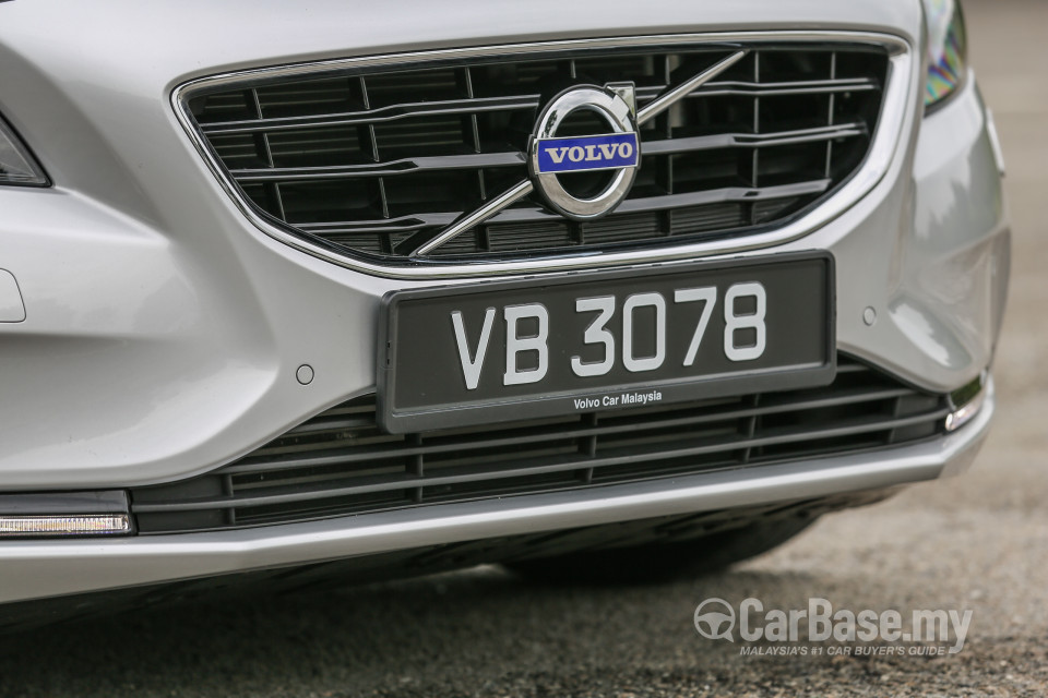 Volvo V40 Mk1 (2013) Exterior