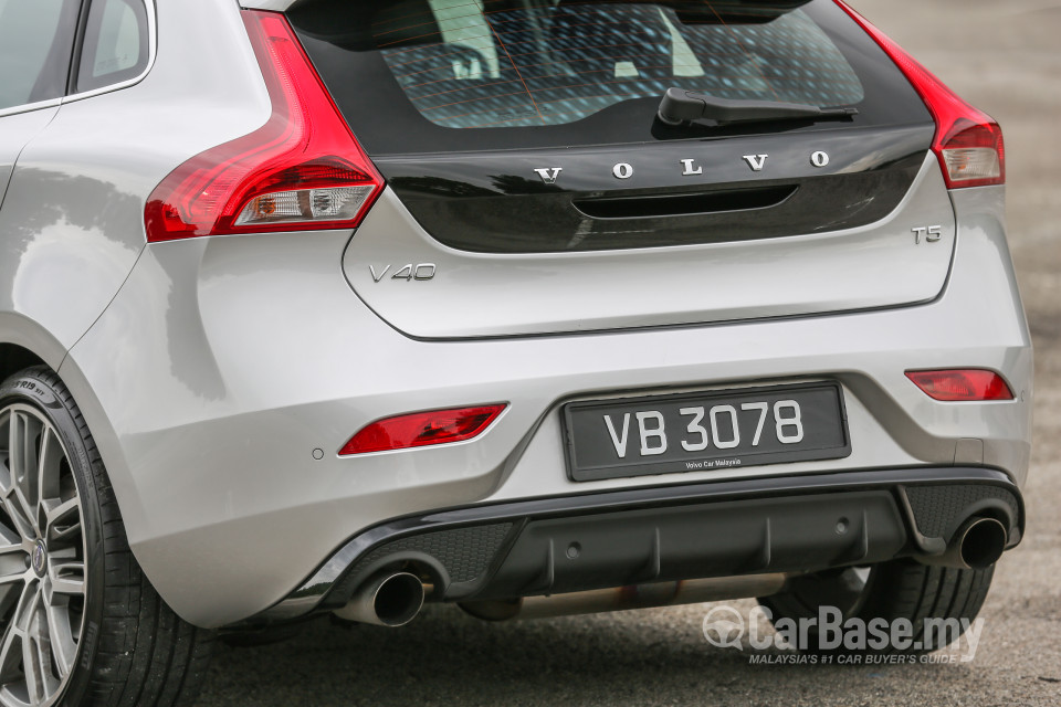 Volvo V40 Mk1 (2013) Exterior