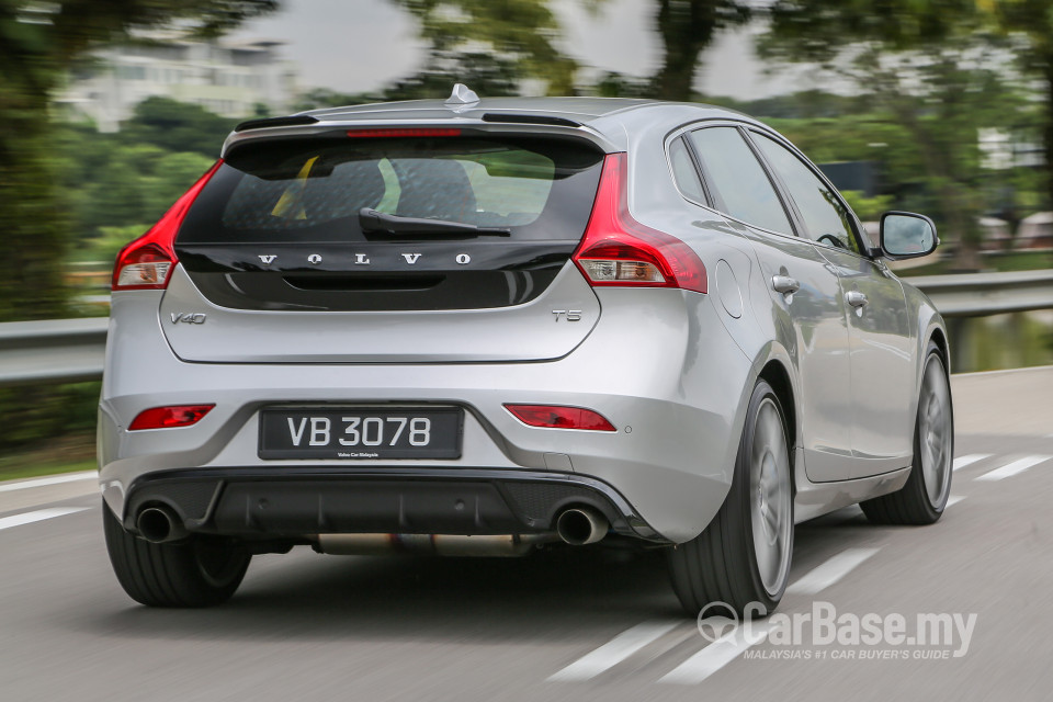 Volvo V40 Mk1 (2013) Exterior