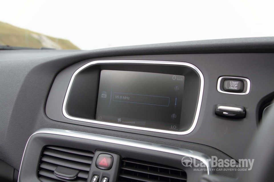 Volvo V40 Mk1 (2013) Interior