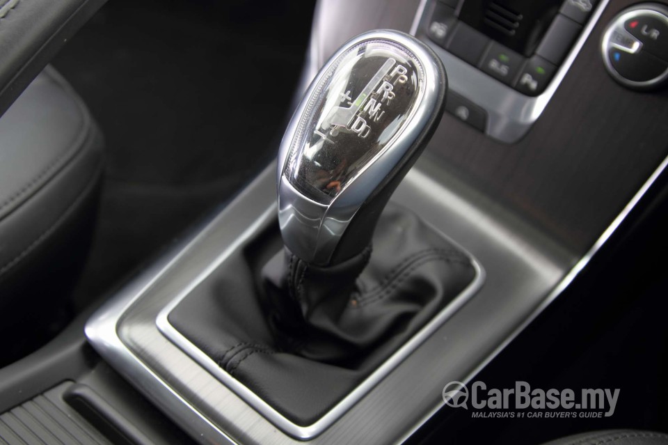Volvo V40 Mk1 (2013) Interior