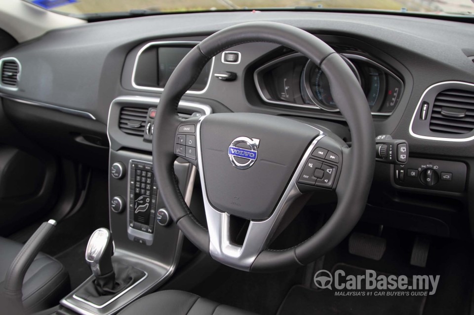 Volvo V40 Mk1 (2013) Interior