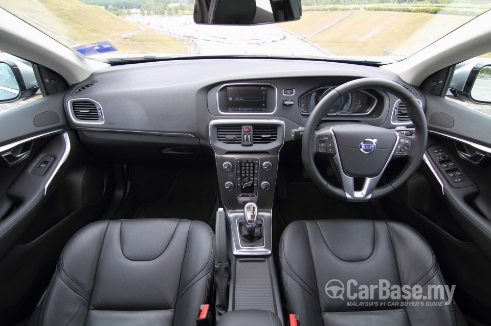 Volvo V40 Mk1 (2013) Interior