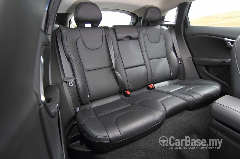 Volvo V40 Mk1 (2013) Interior