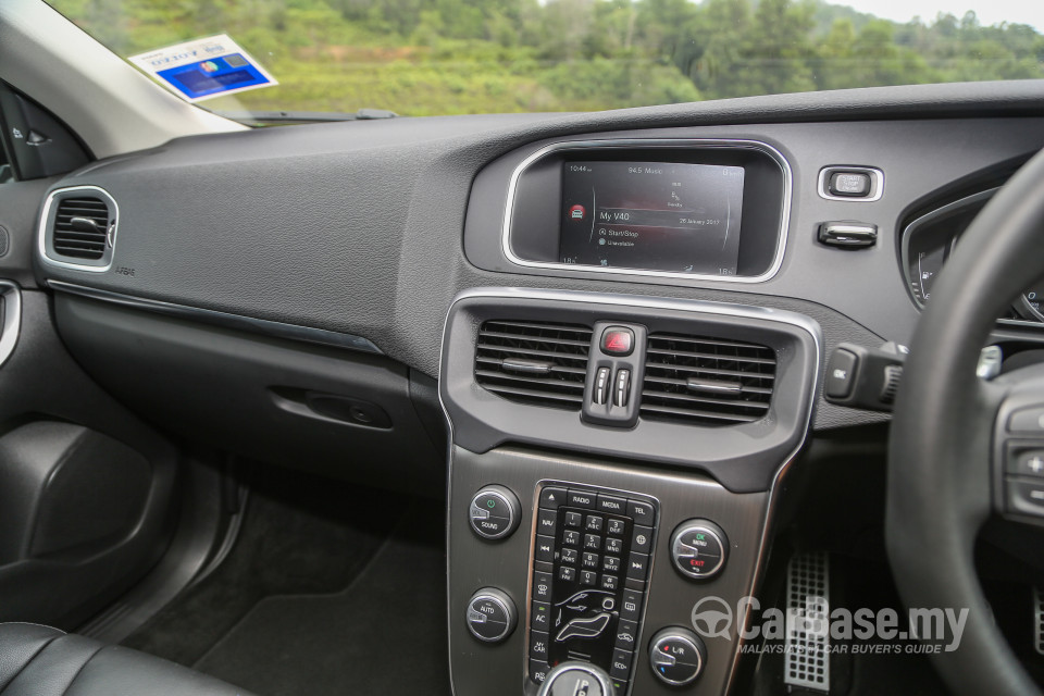 Volvo V40 Mk1 (2013) Interior