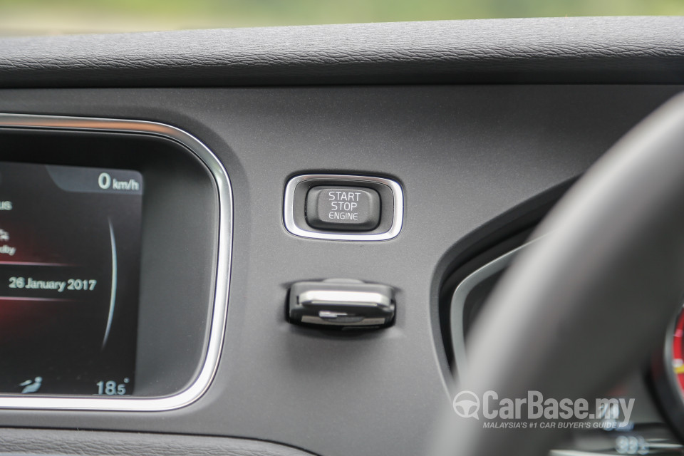 Volvo V40 Mk1 (2013) Interior