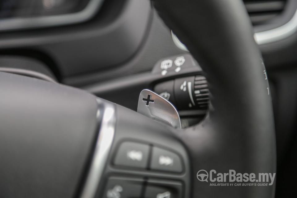 Volvo V40 Mk1 (2013) Interior