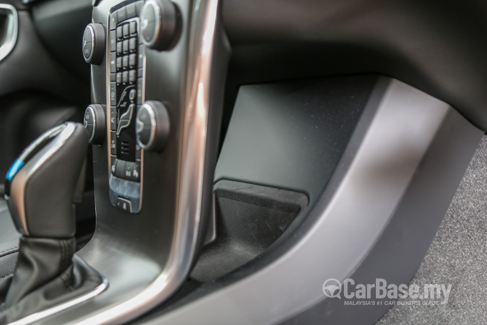 Volvo V40 Mk1 (2013) Interior