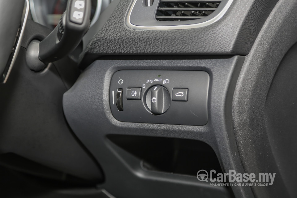 Volvo V40 Mk1 (2013) Interior
