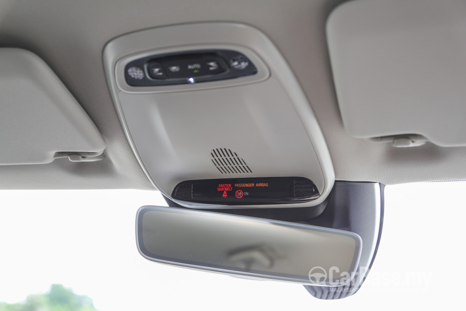 Volvo V40 Mk1 (2013) Interior