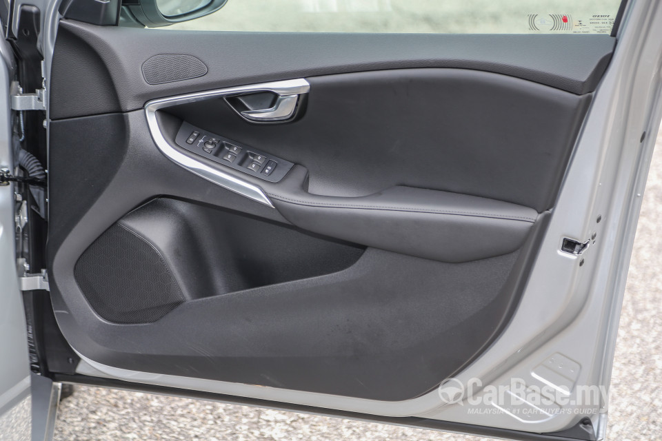 Volvo V40 Mk1 (2013) Interior
