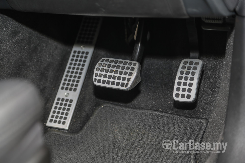 Volvo V40 Mk1 (2013) Interior