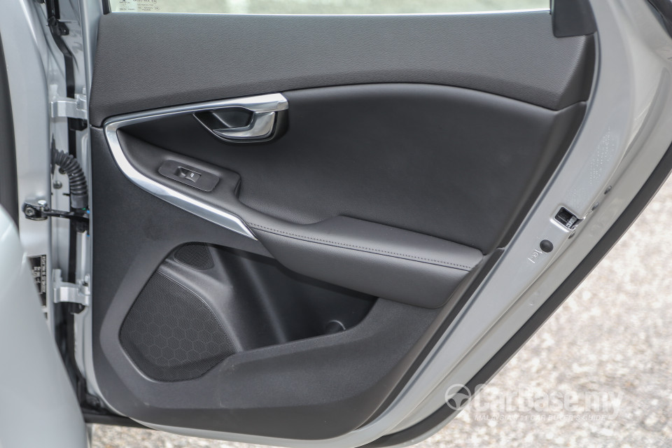 Volvo V40 Mk1 (2013) Interior