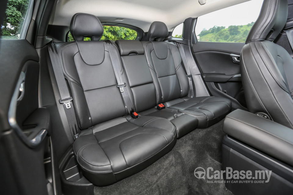 Volvo V40 Mk1 (2013) Interior
