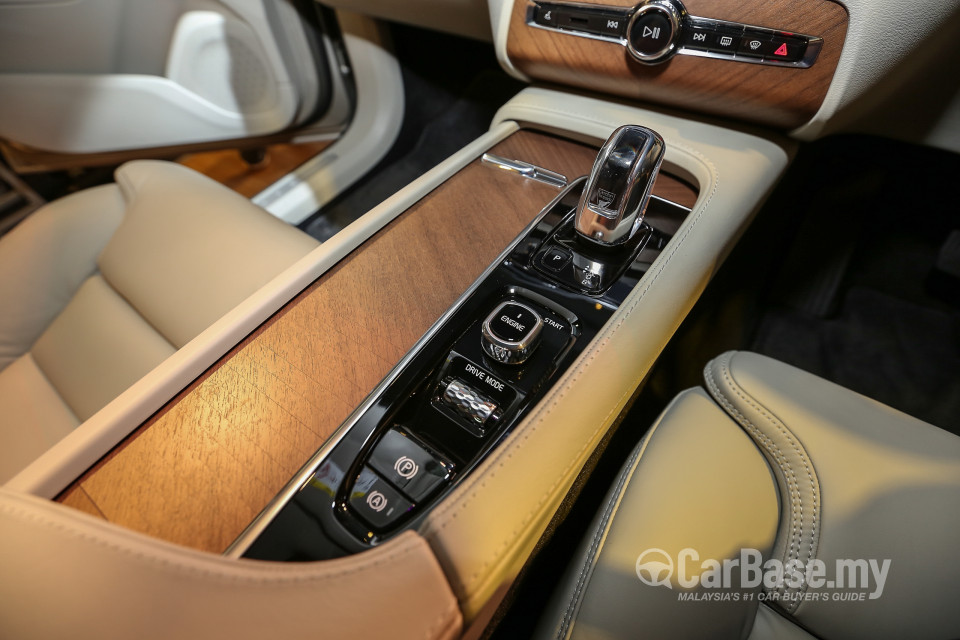 Volvo XC90 Mk2 (2015) Interior