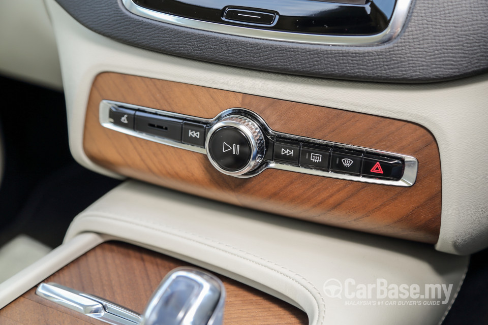 Volvo XC90 Mk2 (2015) Interior