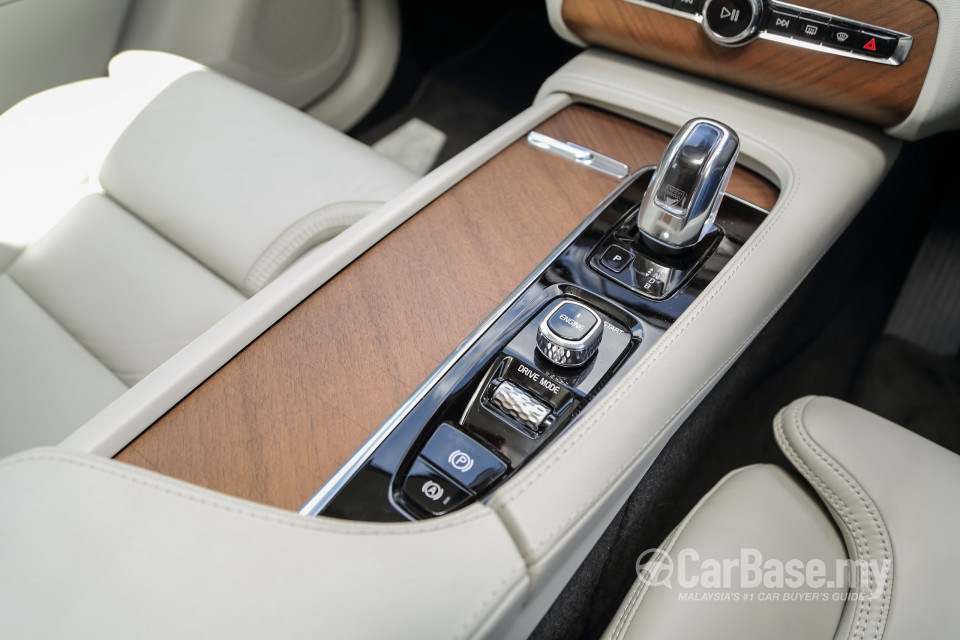 Volvo XC90 Mk2 (2015) Interior