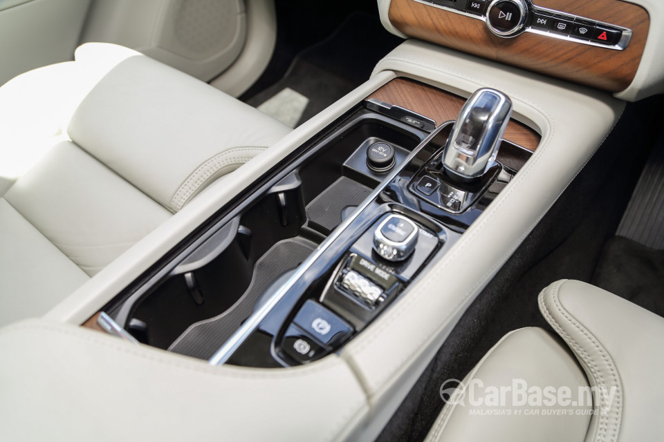 Volvo XC90 Mk2 (2015) Interior