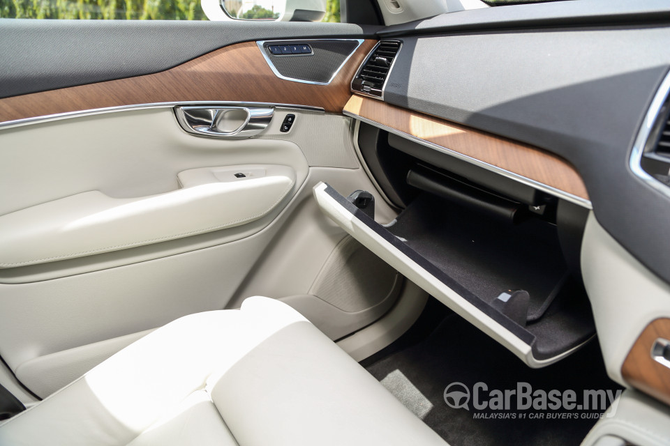 Volvo XC90 Mk2 (2015) Interior