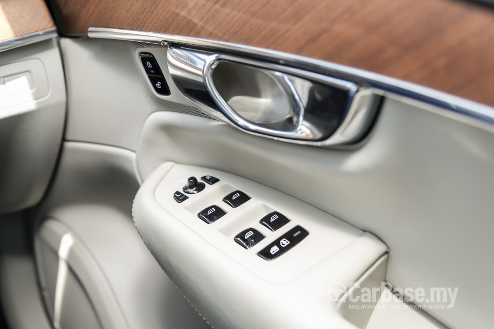 Volvo XC90 Mk2 (2015) Interior