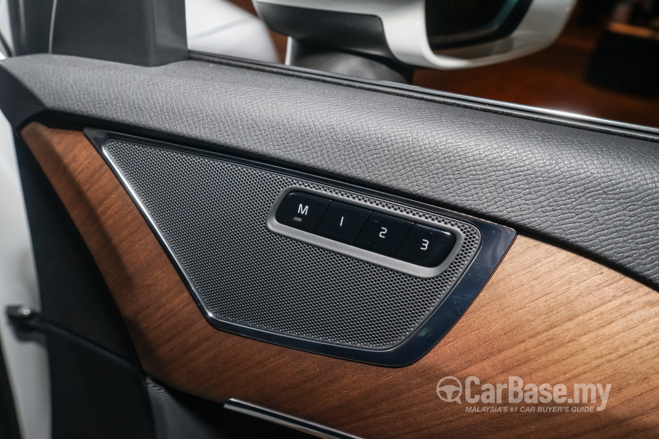 Volvo XC90 Mk2 (2015) Interior