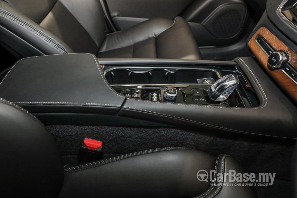 Volvo XC90 Mk2 (2015) Interior
