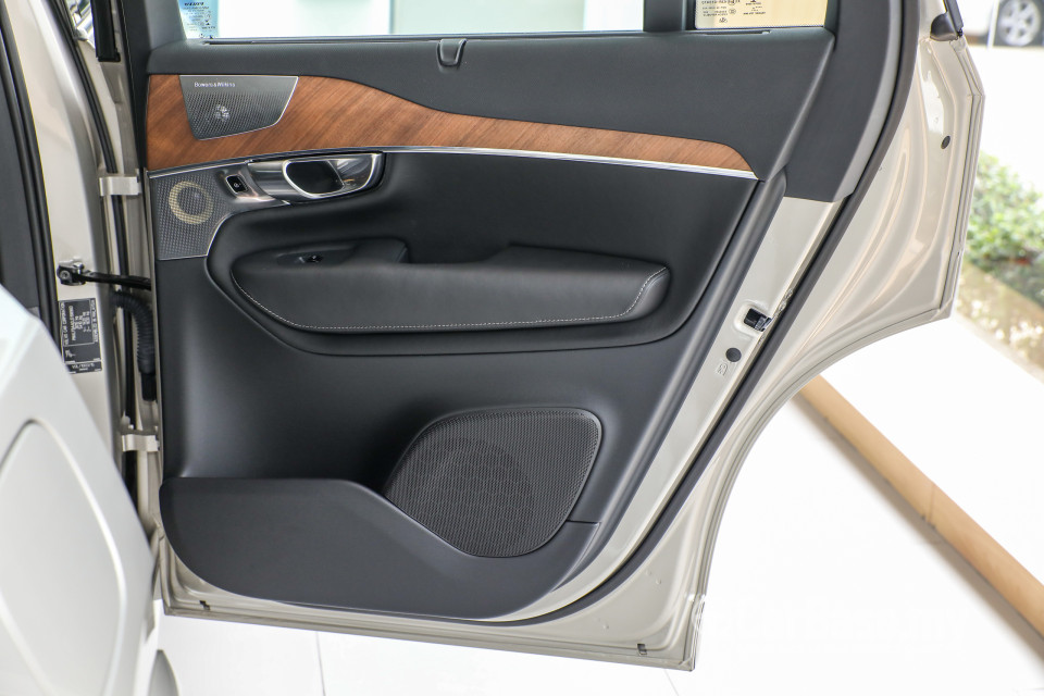 Volvo XC90 Mk2 (2015) Interior