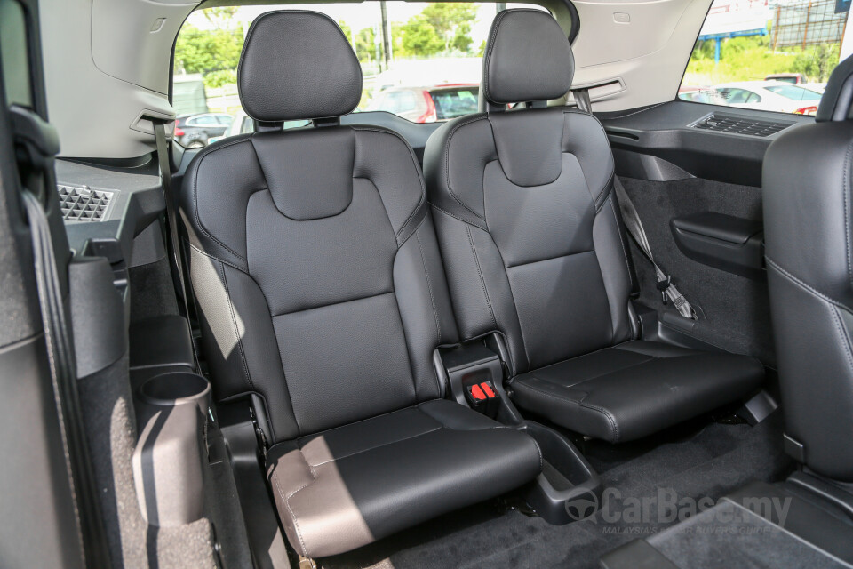 Toyota Fortuner AN160 (2016) Interior