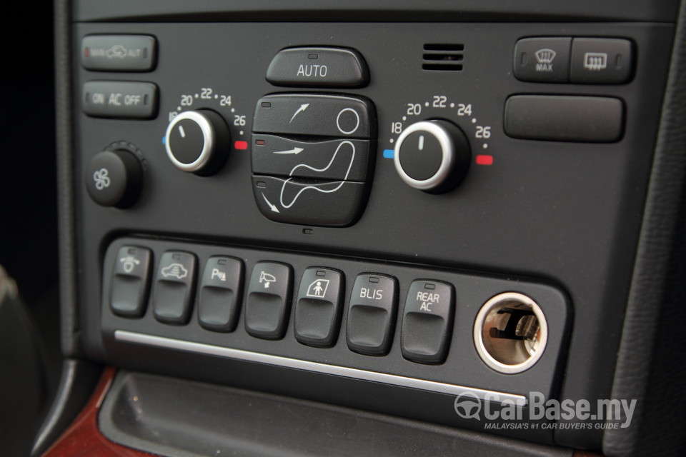 Volvo XC90 Mk1 Facelift (2008) Interior
