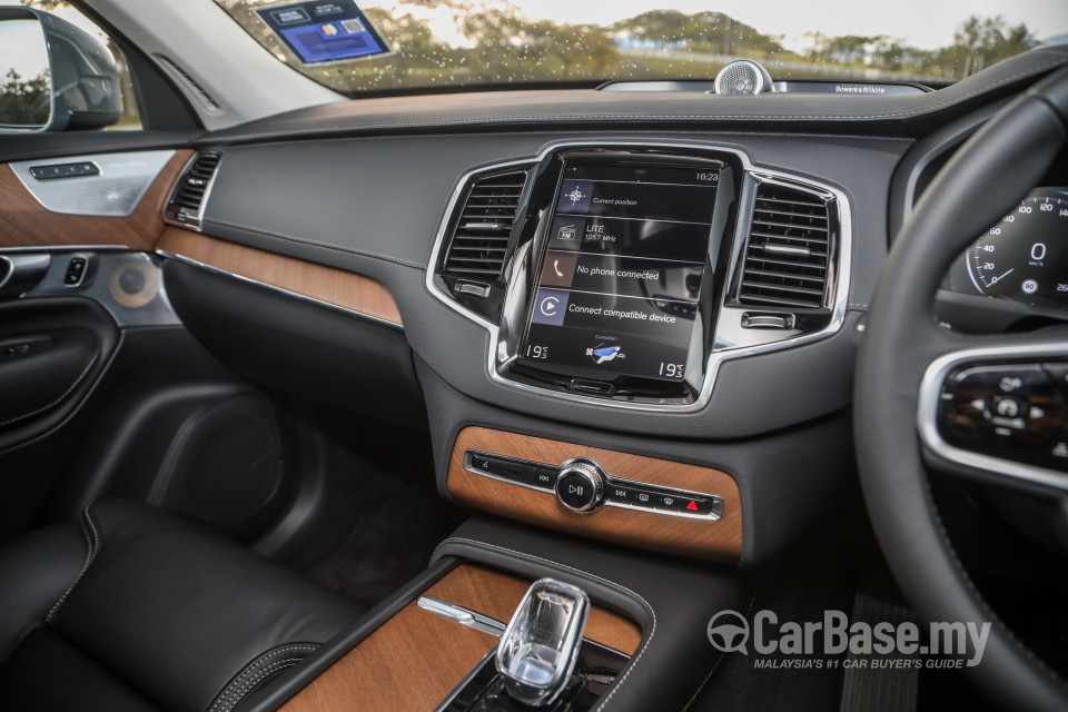 Volvo XC90 Mk2 Facelift (2019) Interior