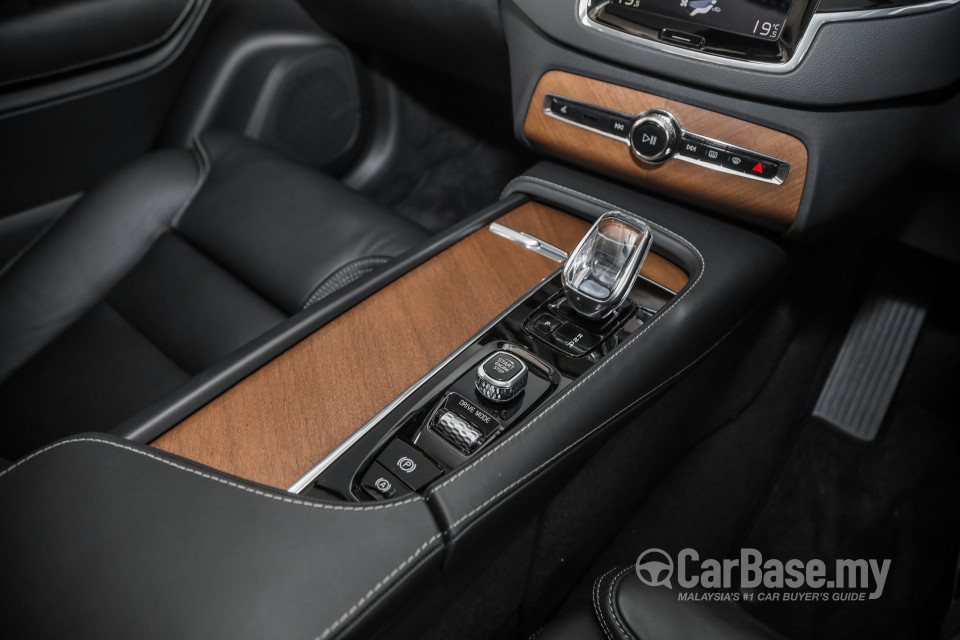 Volvo XC90 Mk2 Facelift (2019) Interior