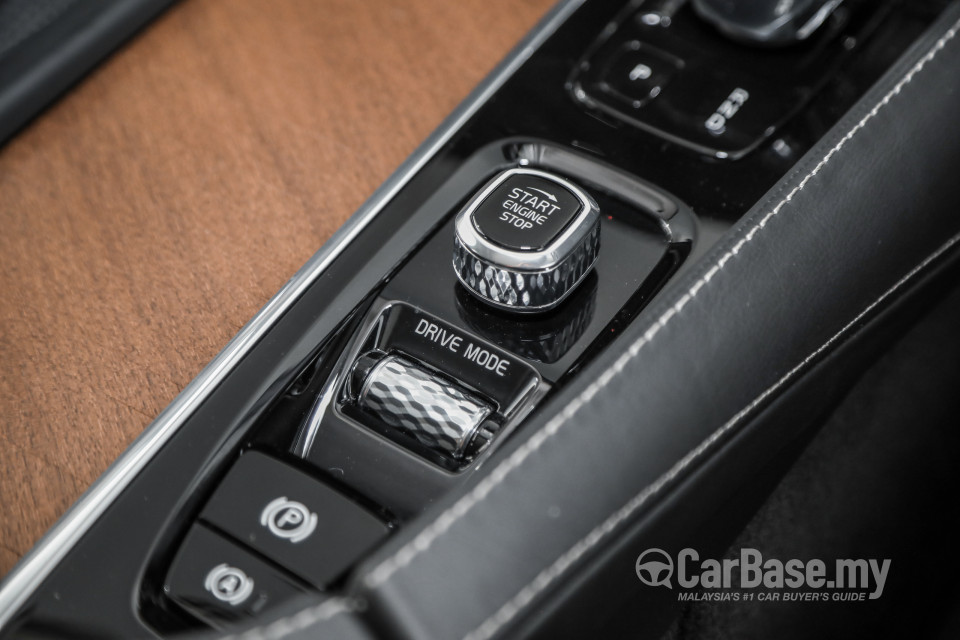 Volvo XC90 Mk2 Facelift (2019) Interior