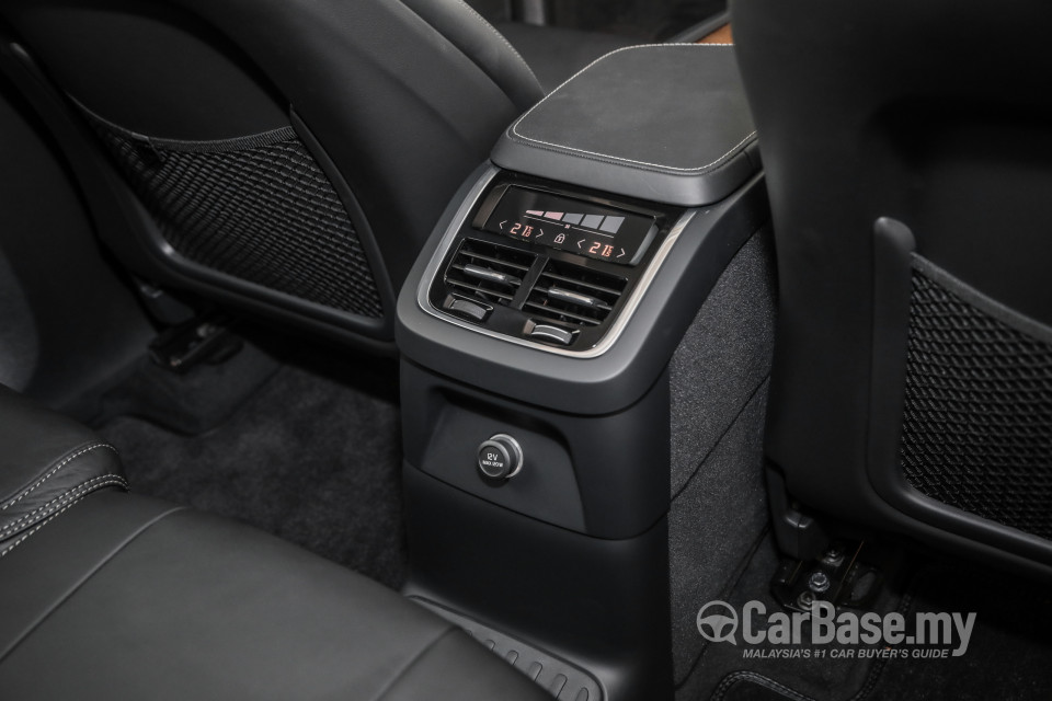 Volvo XC90 Mk2 Facelift (2019) Interior