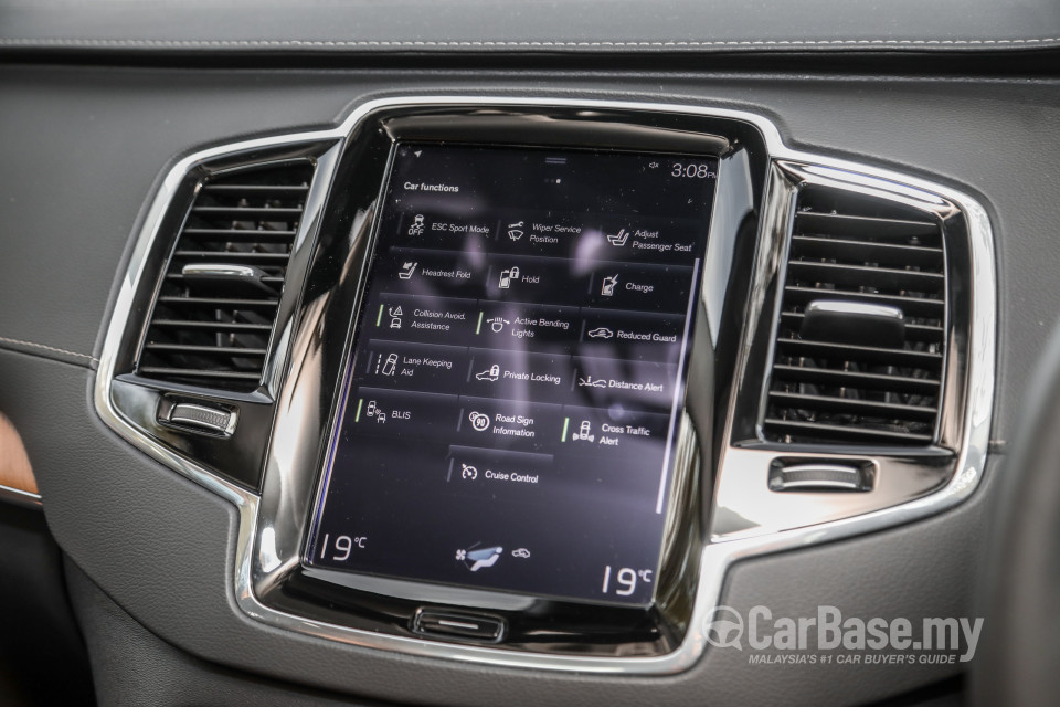 Volvo XC90 Mk2 Facelift (2019) Interior