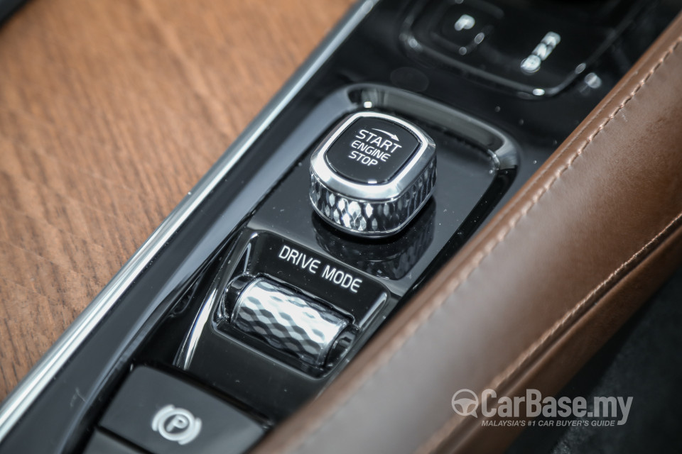 Volvo XC90 Mk2 Facelift (2019) Interior