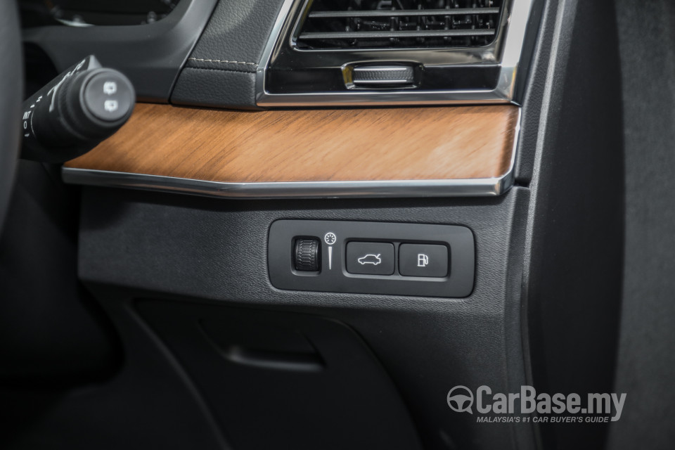 Volvo XC90 Mk2 Facelift (2019) Interior