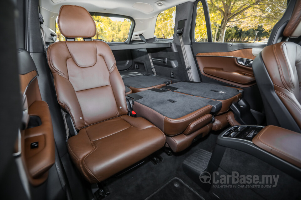 Perodua Aruz D38L (2019) Interior