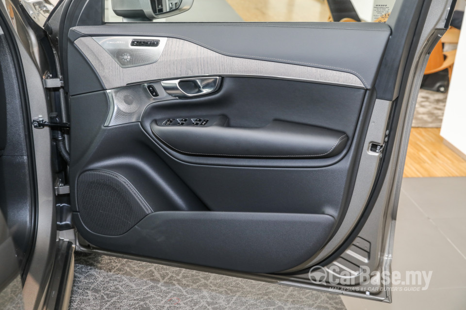 Volvo XC90 Mk2 Facelift (2019) Interior