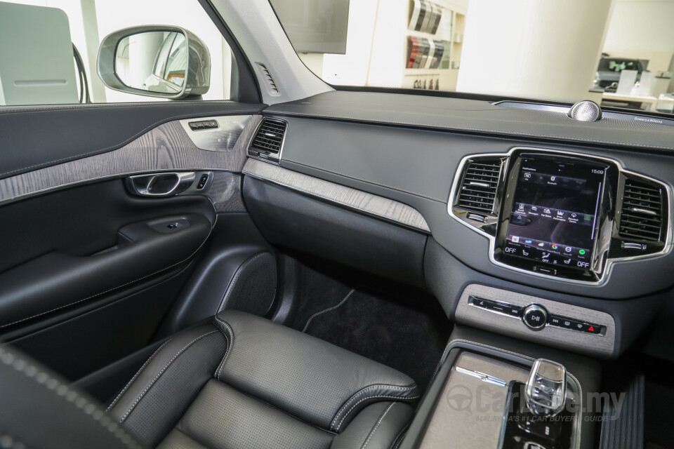 Volvo XC90 Mk2 Facelift (2019) Interior