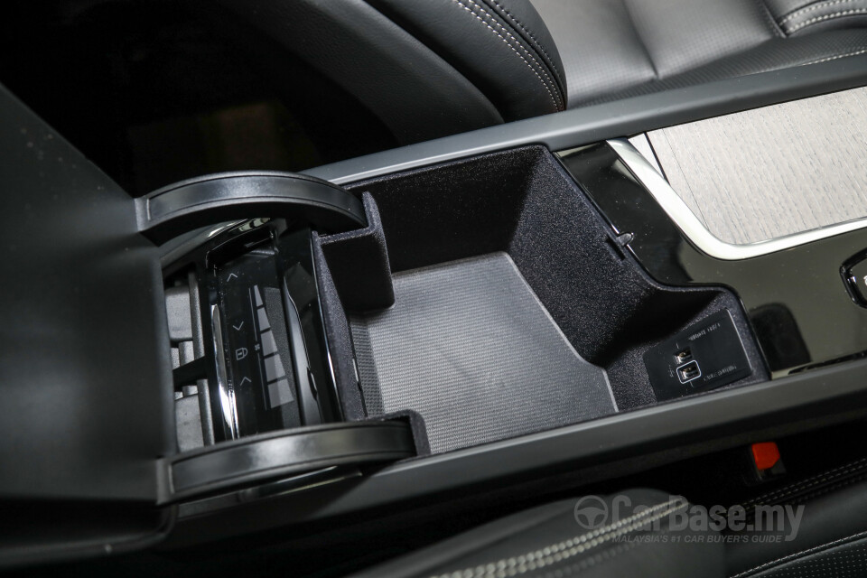 Volvo XC90 Mk2 Facelift (2019) Interior