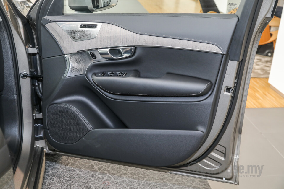 Volvo XC90 Mk2 Facelift (2019) Interior