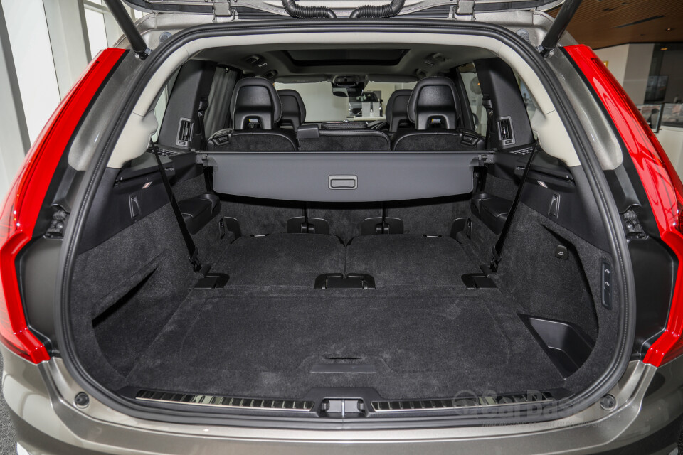 Volvo XC90 Mk2 Facelift (2019) Interior