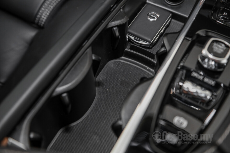 Volvo XC90 Mk2 Facelift (2019) Interior