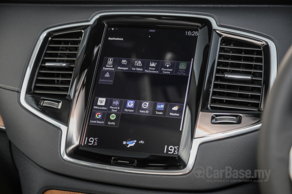 Volvo XC90 Mk2 Facelift (2019) Interior