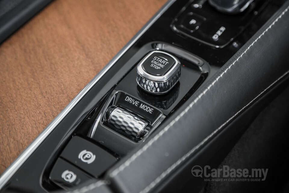 Volvo XC90 Mk2 Facelift (2019) Interior