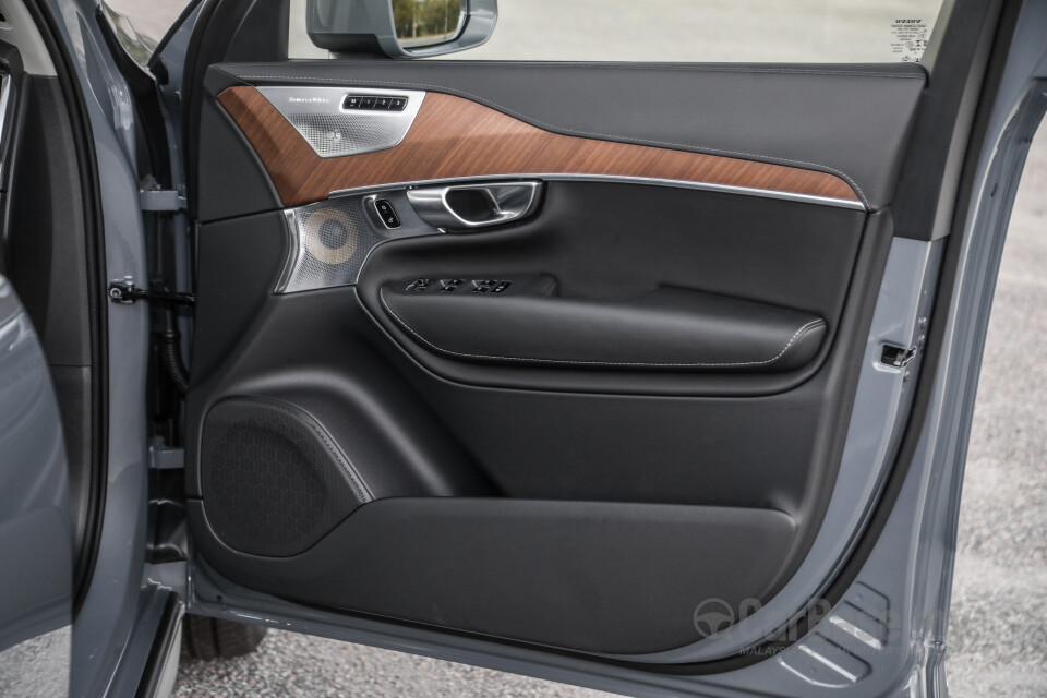 Volvo XC90 Mk2 Facelift (2019) Interior