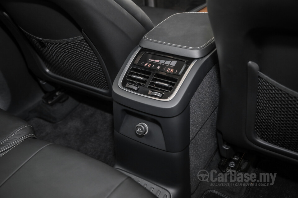 Volvo XC90 Mk2 Facelift (2019) Interior