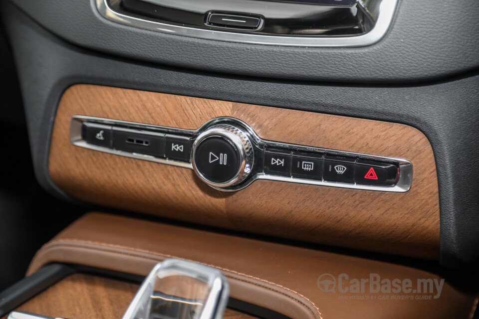 Volvo XC90 Mk2 Facelift (2019) Interior